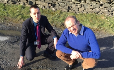 Cllr Alastair Redman with Donald Cameron MSP at Mansefield Road